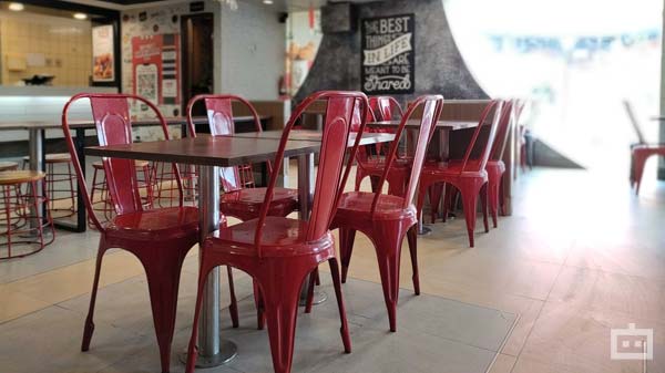 Pleasing Portraits But Poor Macros