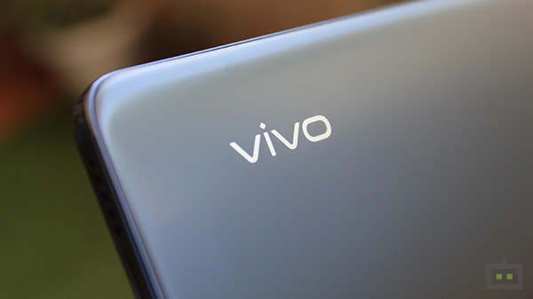 Design And Ergonomics (176g Weight & 7.36mm Thickness)