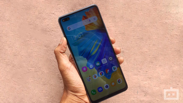 Subtle Looks But A Smudge Magnet