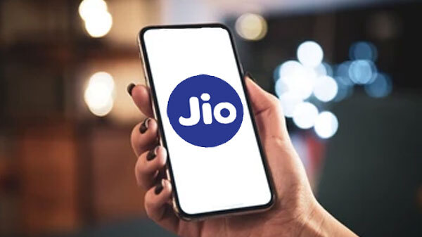 Reliance Jio Smartphones Might Attract 2G Users Of Airtel And Vi Reliance Jio Smartphones Might Attract 2G Users Of Airtel And Vi