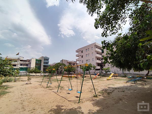 Blind Camera Comparison: Redmi Note 10 Pro Vs iQOO Z3 5G