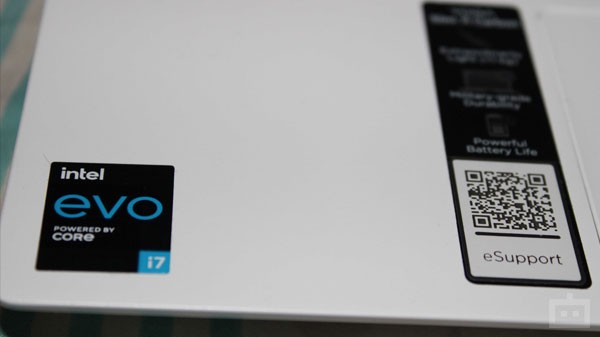 Lenovo Yoga Slim 7i Carbon Performance: Intel Evo Does Its Job 