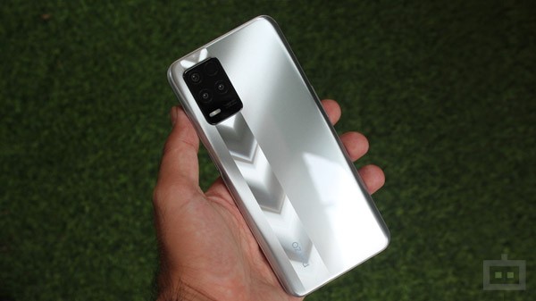 Realme Narzo 30 (Racing Silver, 128 GB)  (6 GB RAM)