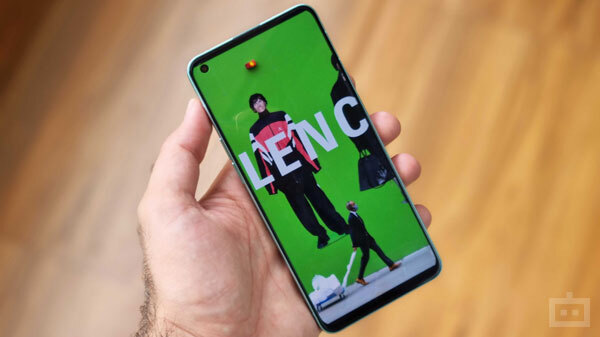 Edge-To-Edge 90Hz FHD+ AMOLED Display