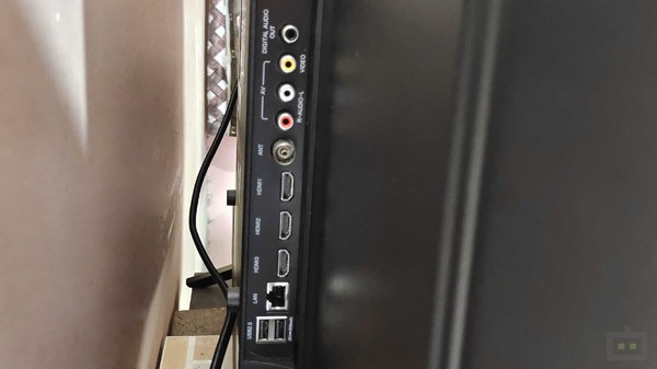 Realme 32-inch FHD+ TV Remote And Connectivity Experience