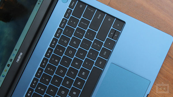 Good keypad Layout & Large Trackpad