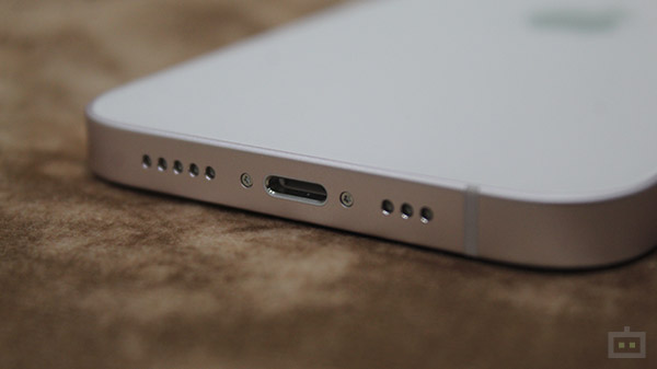 Apple iPhone 13 Battery Life & Connectivity