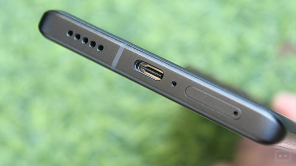 No 3.5mm Audio Jack & No microSD Card Expansion