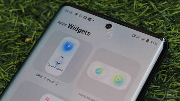 Some Bloatware & Some Nifty Features