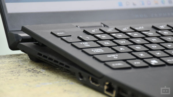 Asus ROG Zephyrus S17 Design: Practical Yet Unique