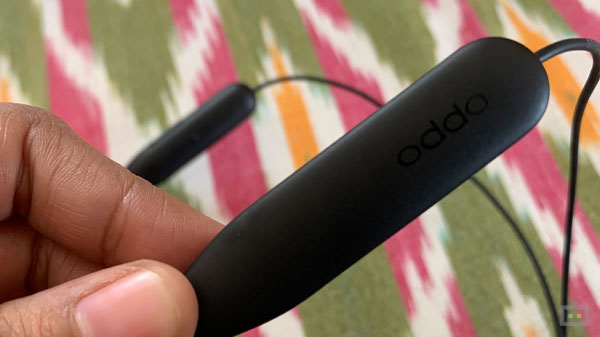 Oppo Enco M32 Design: Typical And Comfortable 