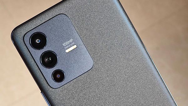 Vivo V23 Pro Design- Changes Its Color