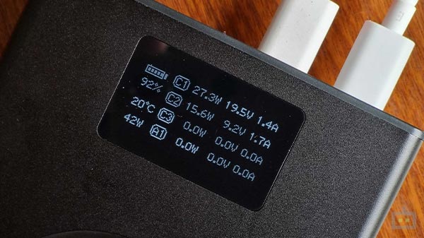 Chargeasap Flash Pro Has A Useful Tiny Display