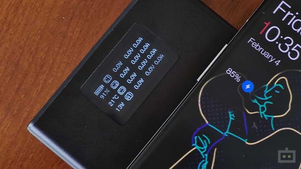 Charges Smartphones Wirelessly