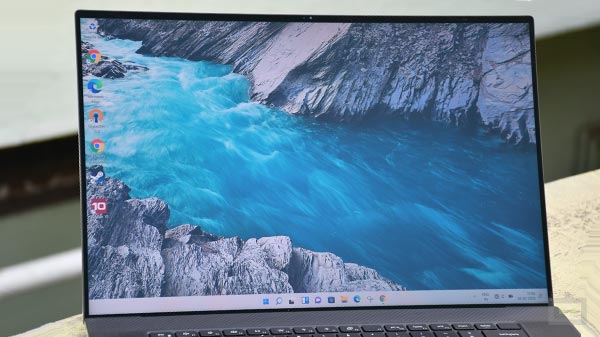 Dell XPS 17 Display: Big And Beautiful