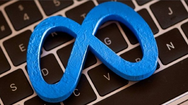 Facebook Witnesses Daily Active Users Dip For First Time Facebook Witnesses Daily Active Users Dip For First Time