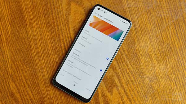 Fluid User Experience & Vivid Colors