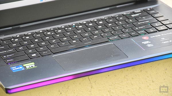 MSI GE66 Raider (2021) Trackpad And Keyboard