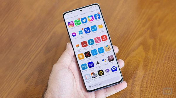 Android 12 Out-Of-The-Box With Three Promised Software Updates 