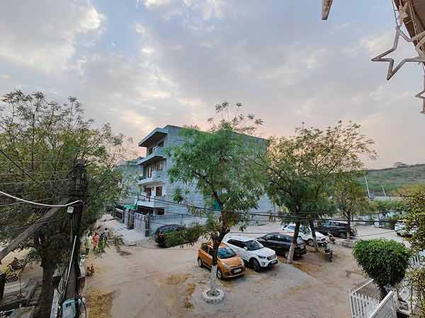 Good Wide-Angle Performance