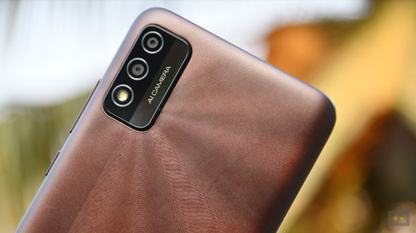 Micromax In 2c Review: Cameras