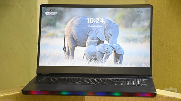 MSI Raider GE76 12UHS Review: Display