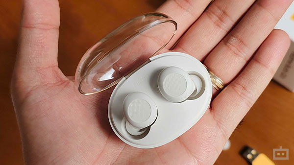 Realme Buds Q2s Connectivity & Touch Controls