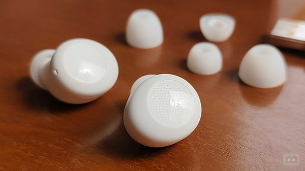 Realme Buds Q2s Earbuds Design