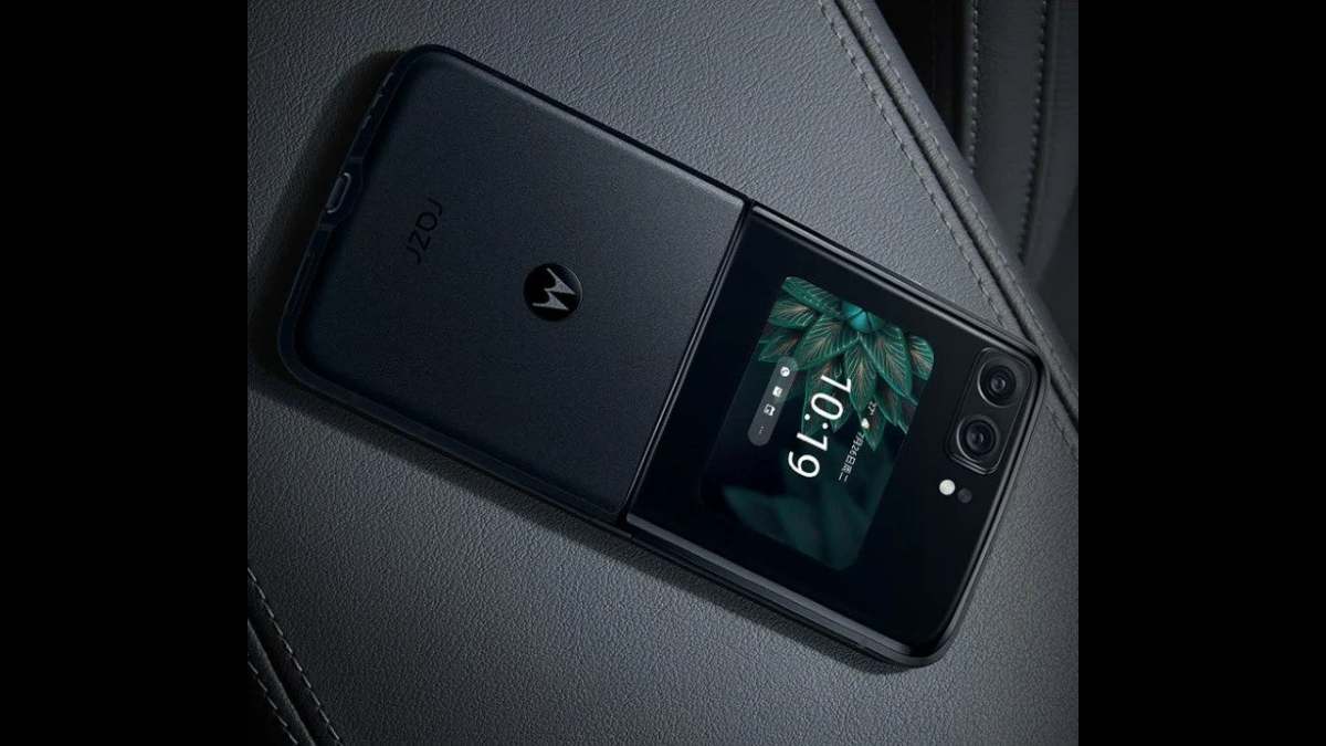 Moto Razr 2022 Launched With 50MP Cameras, 144Hz pOLED Display Moto Razr 2022 Launched With 50MP Cameras, 144Hz pOLED Display