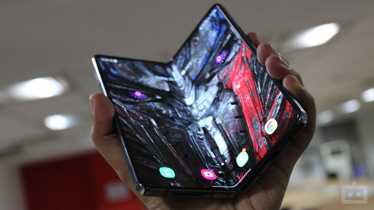 Samsung’s Next-Gen Foldable Smartphones To Be Bigger, More Durable