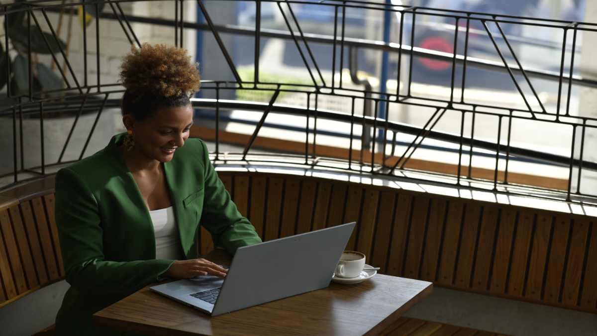 Acer Swift Edge Is The World's Lightest 16-inch OLED Laptop Acer Swift Edge Is The World's Lightest 16-inch OLED Laptop