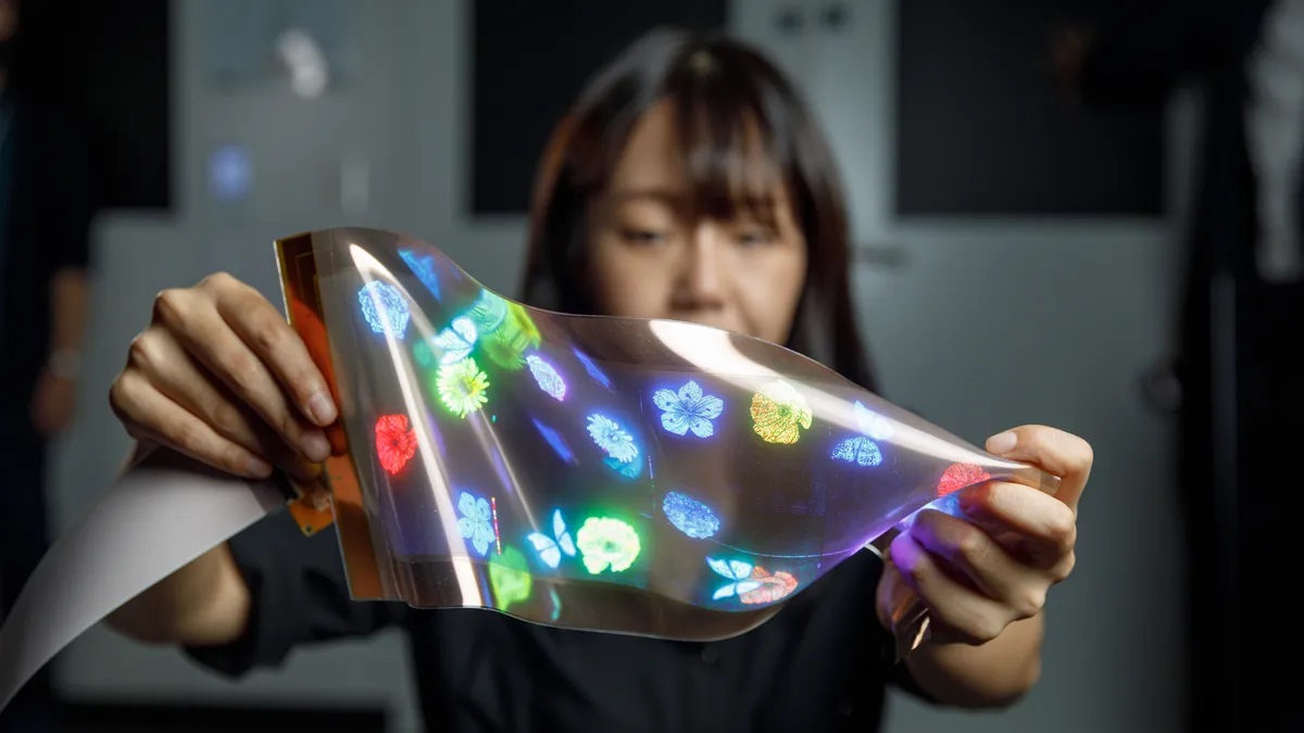 LG Showcases Shatterproof Stretchable Display