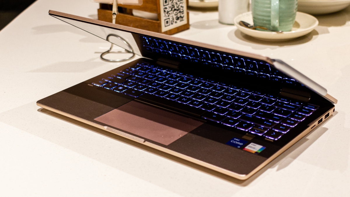 HP Pavilion 14 x360 Review - Gizbot Reviews