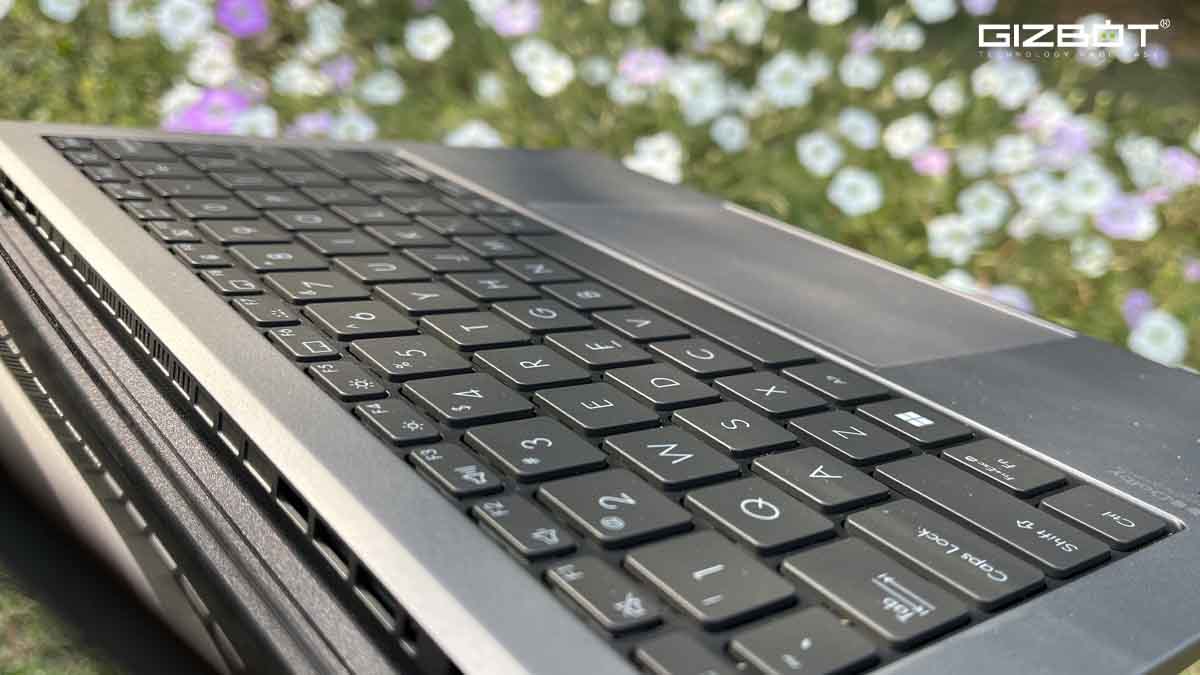 Asus Zenbook S13 OLED Review: Premium & Portable