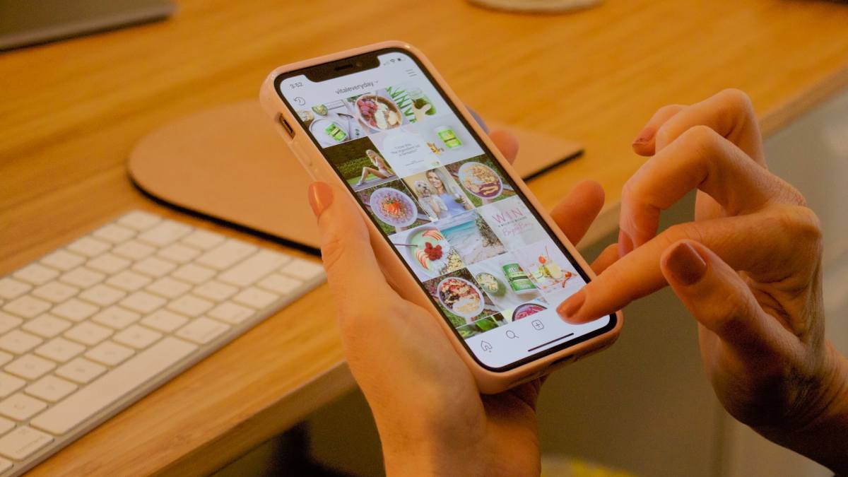 Instagram Will Now Allow Users to Comment on Posts With Gifs Instagram Will Now Allow Users to Comment on Posts With Gifs