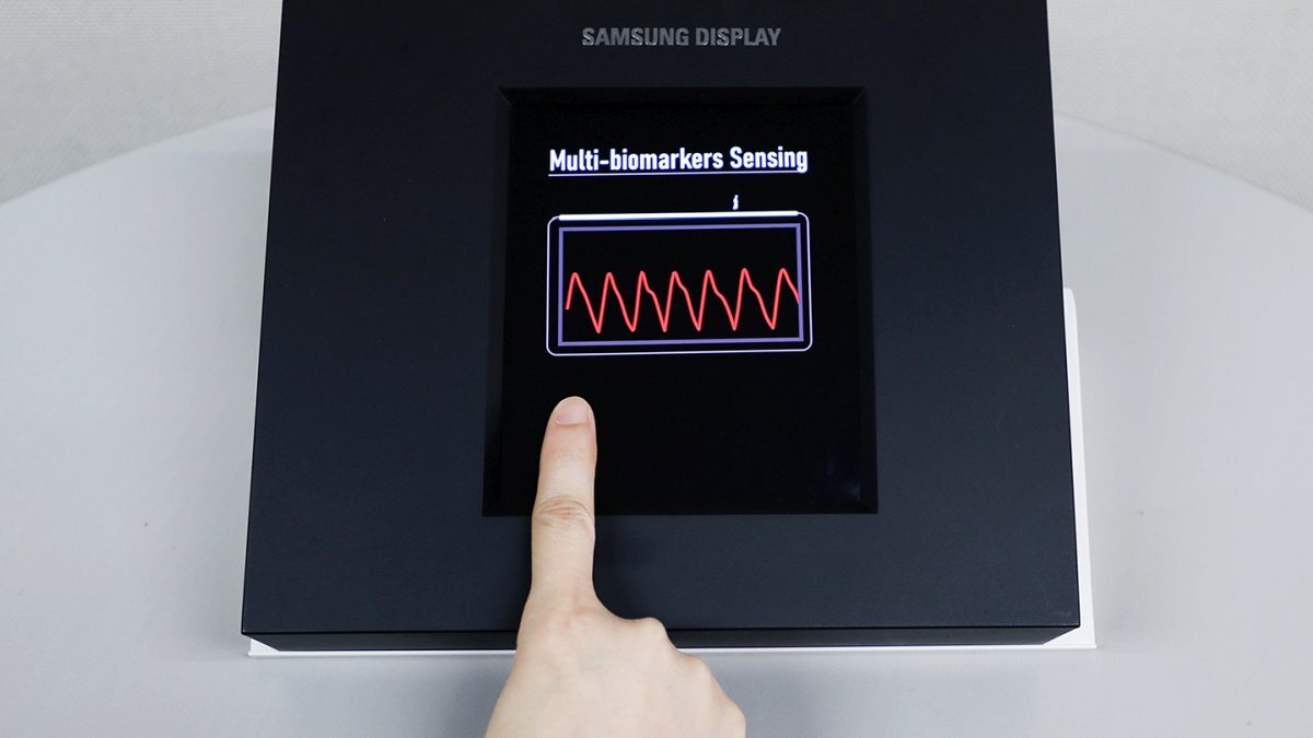 Samsung Shows Off 12.4-Inch Rollable OLED Panel