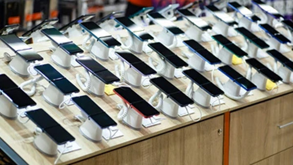 iPhone Rockets Smartphones into India’s Top Five Exports