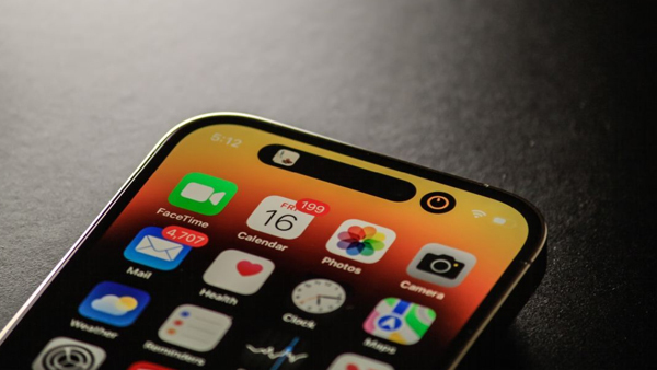 iPhone 15 to Get Upgraded UWB Chip for Better Vision Pro Integration