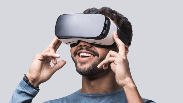 Apple's New Patent Hints at iPhone VR Headset Development