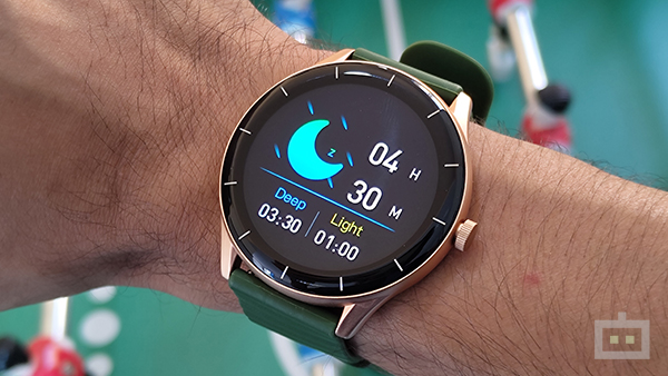 Gizmore CURVE Review: A Stylish Smartwatch For The Cheap Gizmore CURVE Review: A Stylish Smartwatch For The Cheap