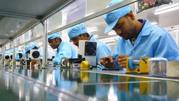 Indian Government Cuts Import Duty on Some Phone Components Indian Government Cuts Import Duty on Some Phone Components