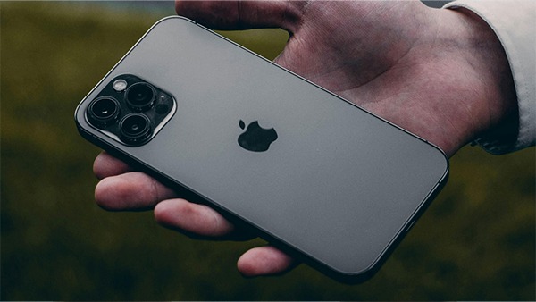 Apple Sends Warning to Several High Profile Users in India