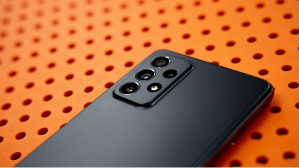 India Targets Smartphone Makers Over Exclusive Amazon & Flipkart Deals India Targets Smartphone Makers Over Exclusive Amazon & Flipkart Deals