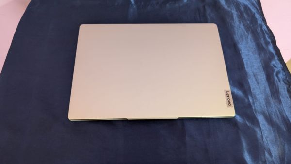 Lenovo Ideapad Slim 5x Review: A Battery Champ with AI Perks