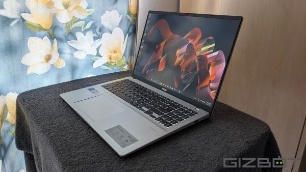 ASUS Vivobook 16 (2025) Review - Gizbot Reviews