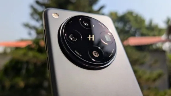 Oppo Find X8s Design Confirmed in Real-life Images