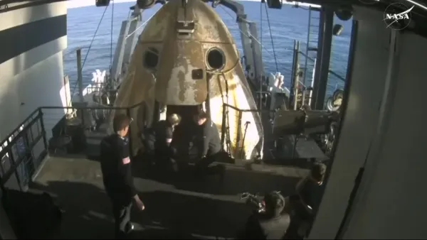 Williams and Wilmore Return from Space Mission