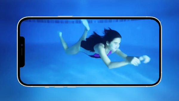 Turn Your Smartphone into an Underwater Camera with These Simple Tips