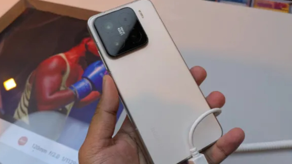 Xiaomi 16 New Leak Hints at a Massive 7000mAh Battery and Processor 