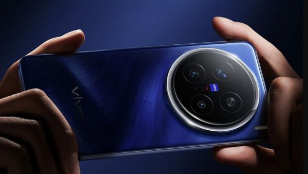 Vivo X300 Ultra Leak Teases Sony-Style Zoom and Triple 200MP Cameras